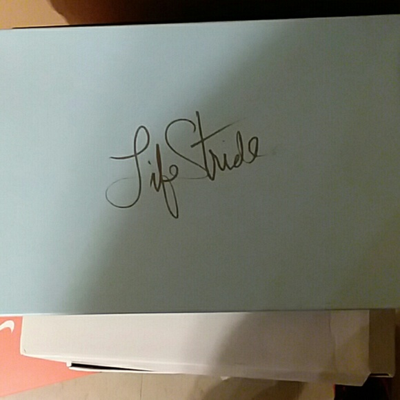 Life stride heels - Picture 5 of 6